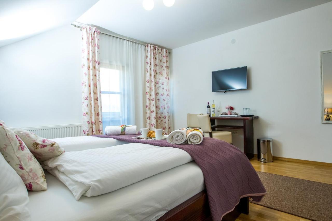 B&B Lady Of The Lake Jezerce Ngoại thất bức ảnh