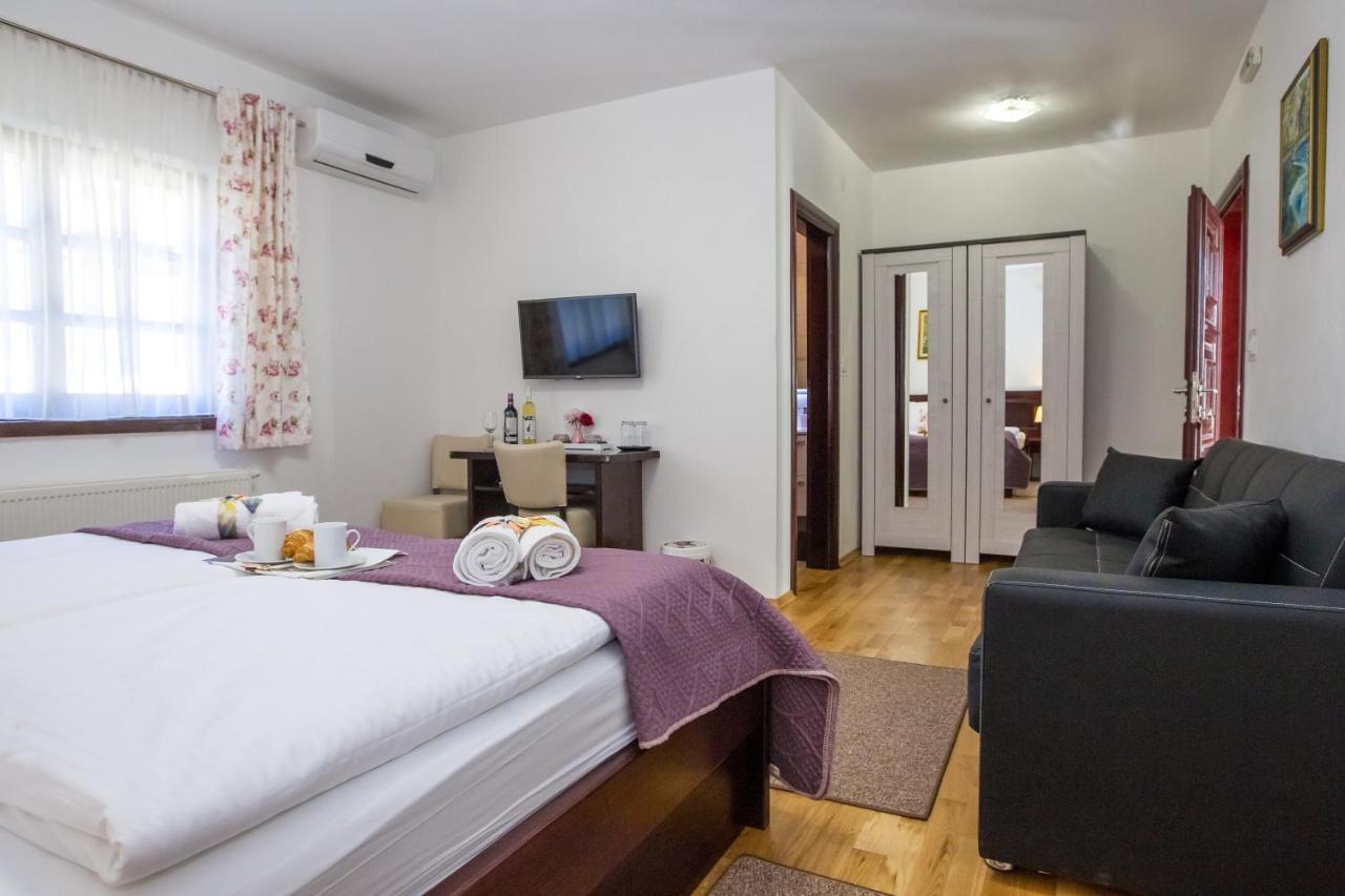 B&B Lady Of The Lake Jezerce Ngoại thất bức ảnh
