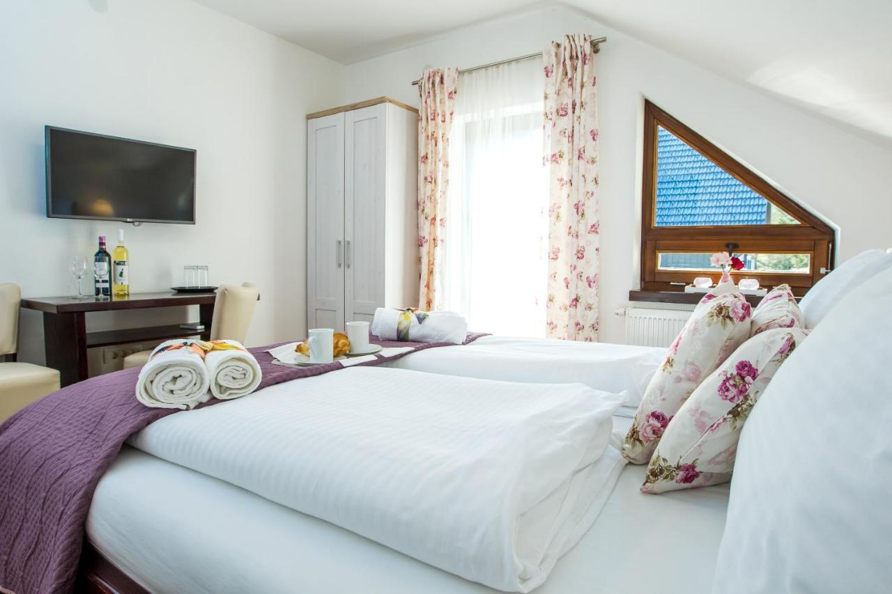 B&B Lady Of The Lake Jezerce Ngoại thất bức ảnh